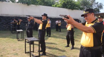 Asah Kemampuan Personel, Polres Brebes Gelar Latihan Menembak