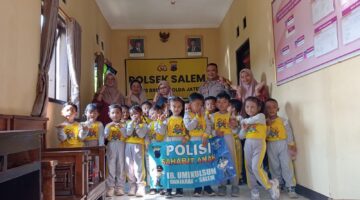 Polsek Salem Terima Kunjungan PAUD Umikulsum, Kenalkan Polisi Sahabat Anak