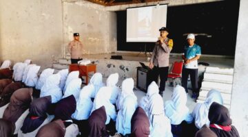 Polsek Banjarharjo Sosialisasikan Penerimaan SMA Kemala Taruna Bhayangkara di SMPN 1 Banjarharjo
