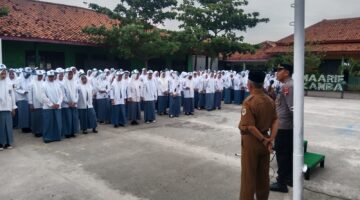 Perkuat Disiplin dan Karakter, Kapolsek Bulakamba Jadi Irup di SMA Luwungragi