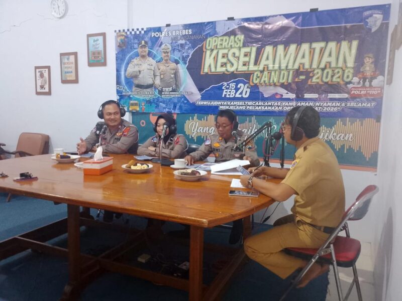 Kaur Bin Ops Satlantas Polres Brebes memberikan Sosialisasi Keselamatan Berkendara dalam rangka Ops Kesleamatan Candi 2026
