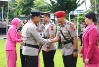 Kapolres Brebes memberikan ucapan selamat kepada Pejabat Kasat Reskrim Baru Polres Brebes