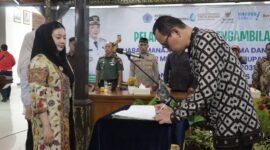 Bupati Brebes Hj Paramitha Widya Kusuma SE MM melantik sembilan Pejabat Pimpinan Tinggi Pratama di Pendopo Brebes Kamis (5/1/2026).
