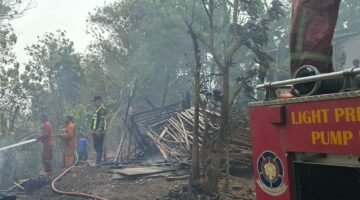 Polsek Tonjong Cek TKP Kebakaran Kandang Kambing di Kutamendala, Imbau Warga Waspada di Musim Kemarau