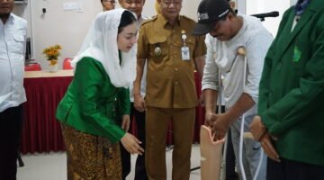 DARI BEASISWA HINGGA KAKI PALSU, BUPATI BREBES HADIRKAN HARAPAN BAGI MASYARAKAT
